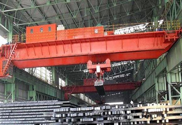 Cần cẩu cầu đôi dầm với nam châm điện