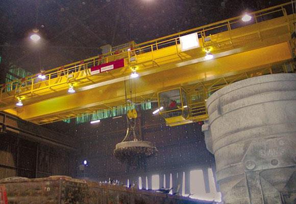 Cần cẩu cầu đôi dầm với nam châm điện