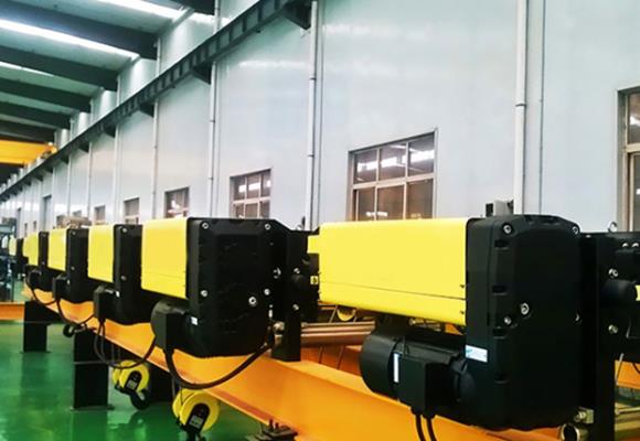 Máy nâng điện châu Âu