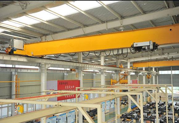 Cần cẩu cầu đơn kiểu châu Âu