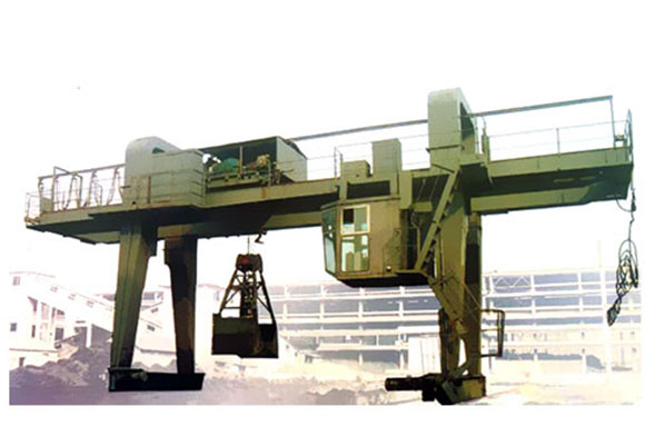 Cần cẩu với cẩu