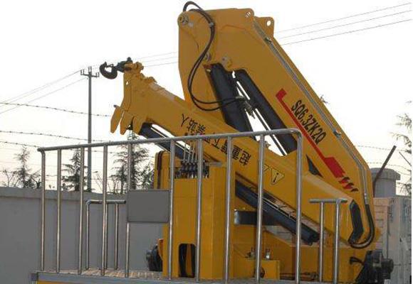 Knuckle Crane
