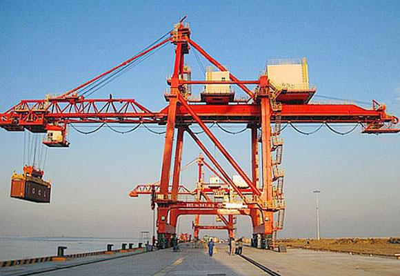 Vận chuyển đến bờ tàu container