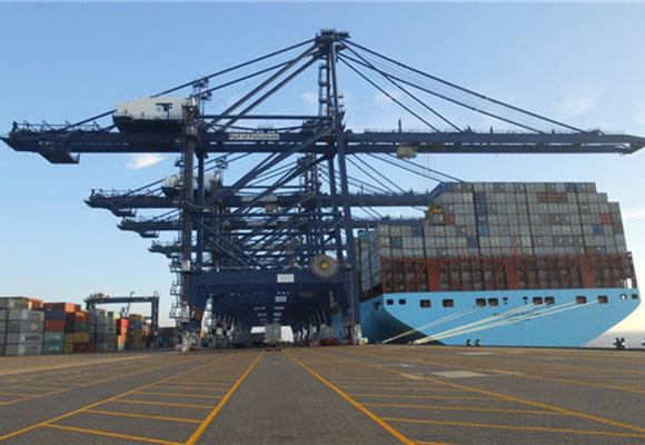 Vận chuyển đến bờ tàu container