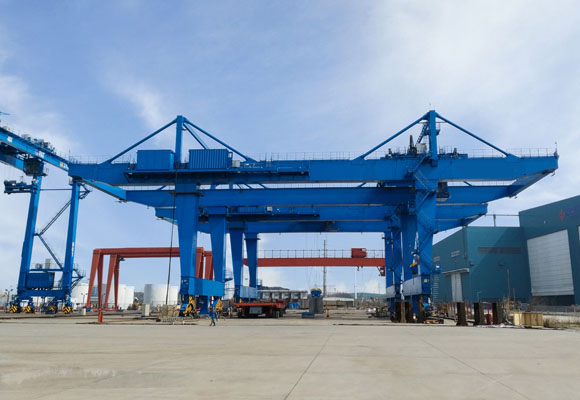 Cần cẩu giàn container trên đường sắt cao cấp
