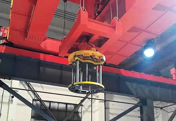 Cần cẩu CNC với định vị chính xác cao