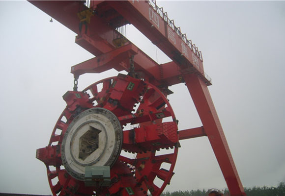 Cần cẩu giàn hai cần cẩu với khiên