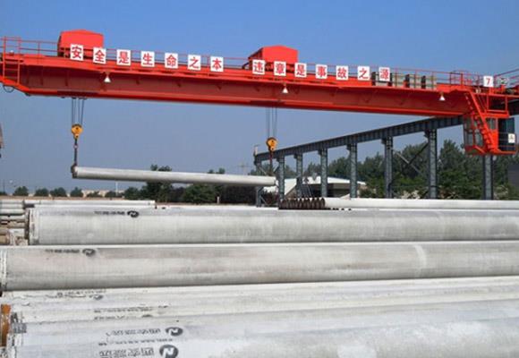 Cần cẩu trên dầm đôi với đôi xe đẩy