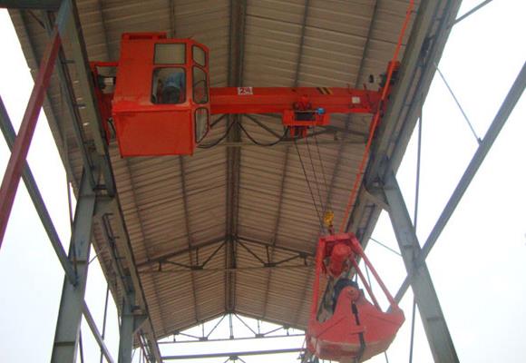 Cần trục treo trên một dầm đơn