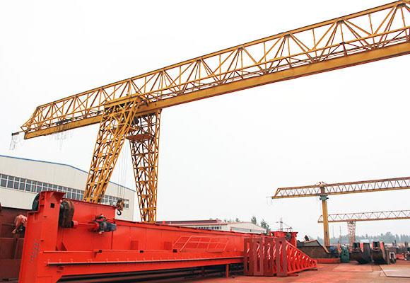 Cần cẩu giàn loại Truss