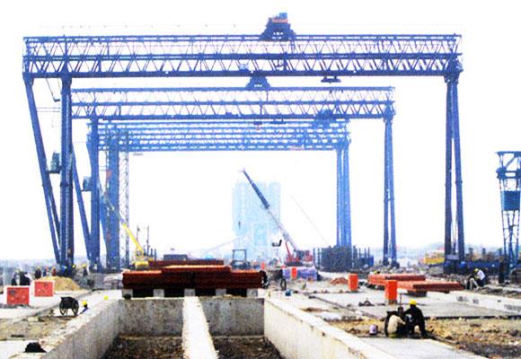 Cần cẩu giàn loại Truss